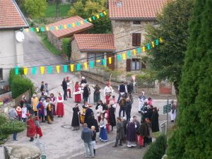 Prêts pour le déambulation fête médiévale